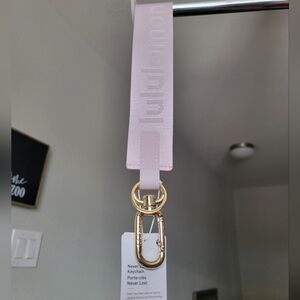 🍋 Lululemon Never Lost Keychain *NWT* Blissful Pink/Light Ivory *SOLD OUT*